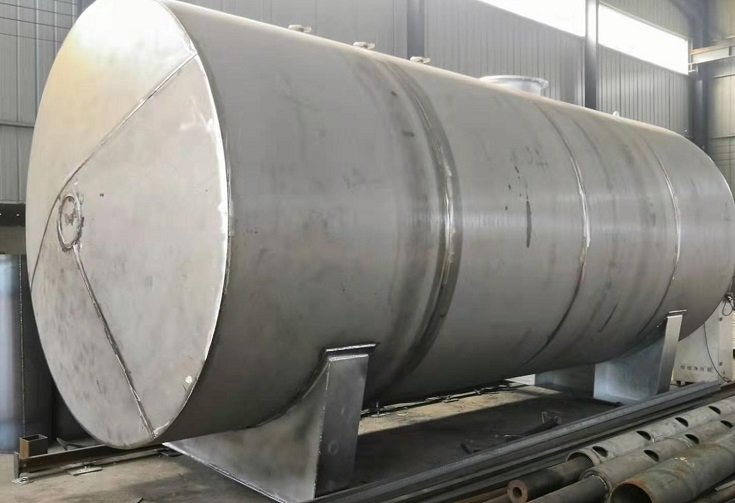 不銹鋼儲罐保障生產(chǎn)安全的不可或缺之物