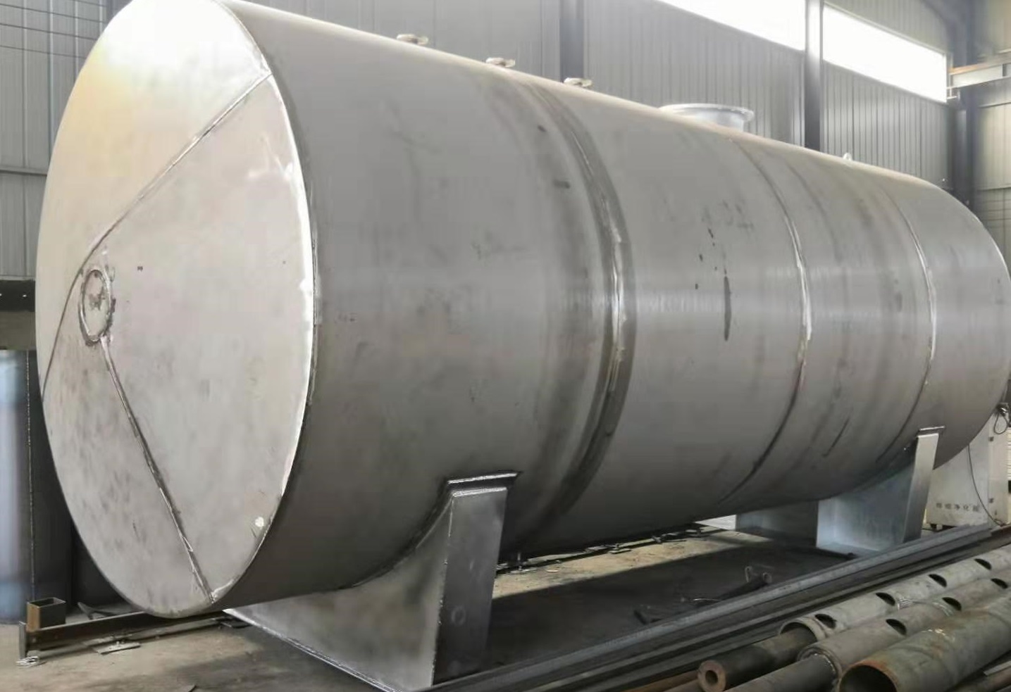 不銹鋼儲(chǔ)罐在食用油儲(chǔ)存中的重要性和優(yōu)勢(shì)