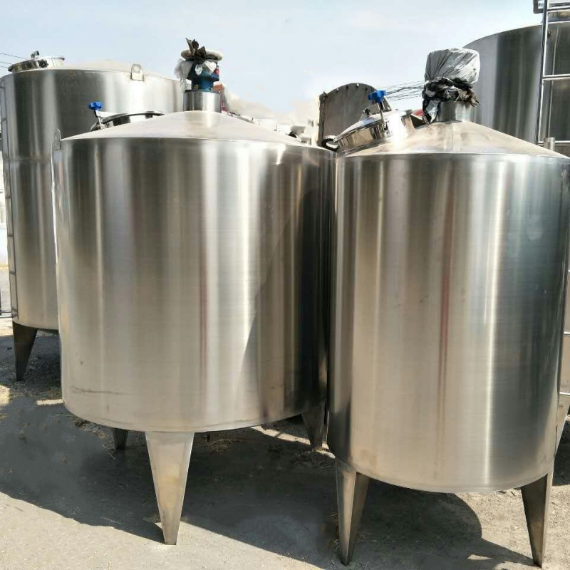 不銹鋼儲罐在食品行業(yè)的衛(wèi)生與安全特性