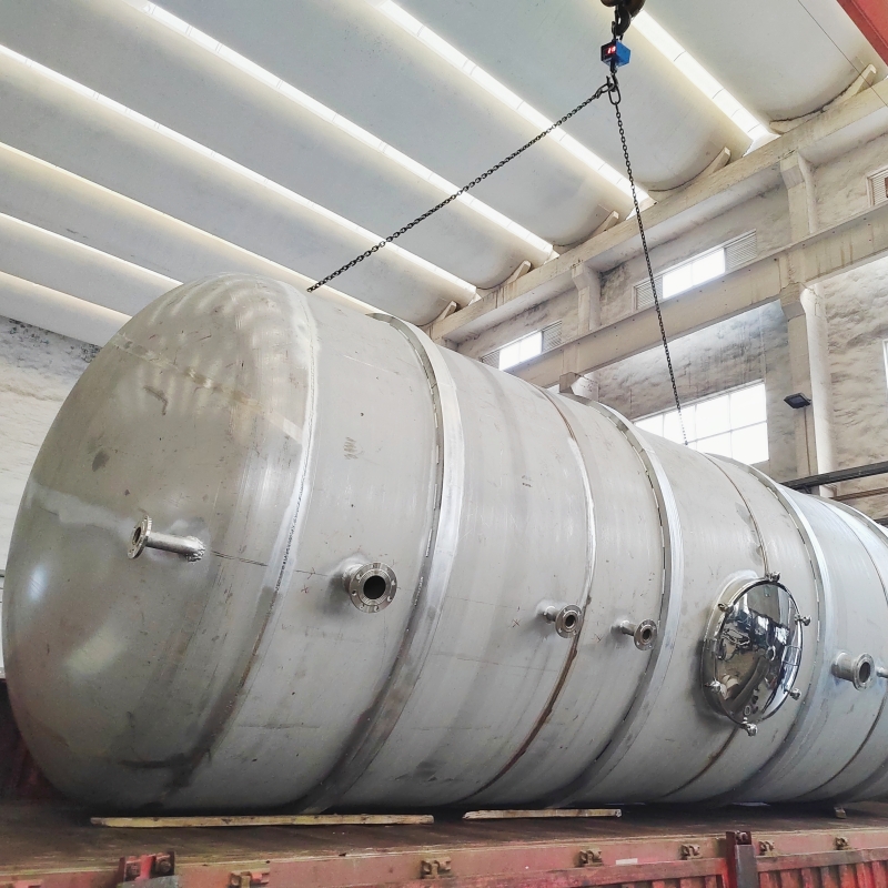 選購(gòu)不銹鋼儲(chǔ)罐的注意事項(xiàng)