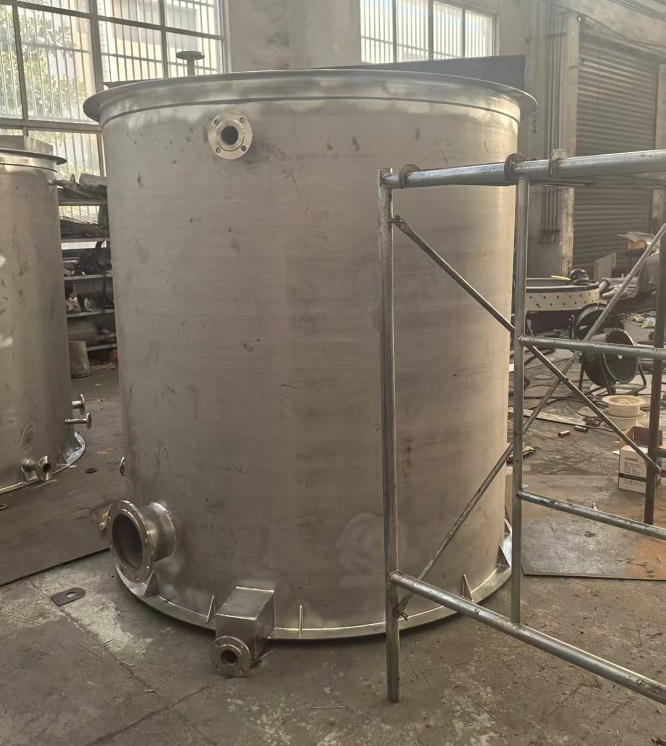 不銹鋼氨水儲罐的加工制作