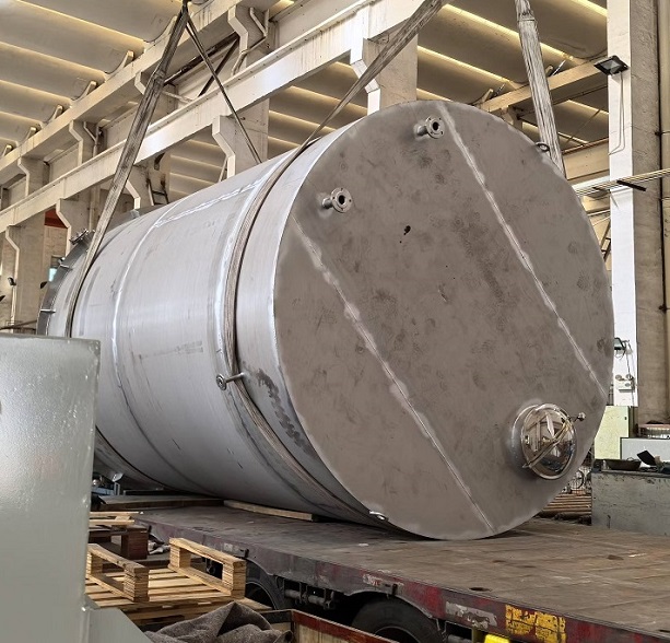 化工行業(yè)用不銹鋼儲油罐生產(chǎn)規(guī)范與材質(zhì)選擇  